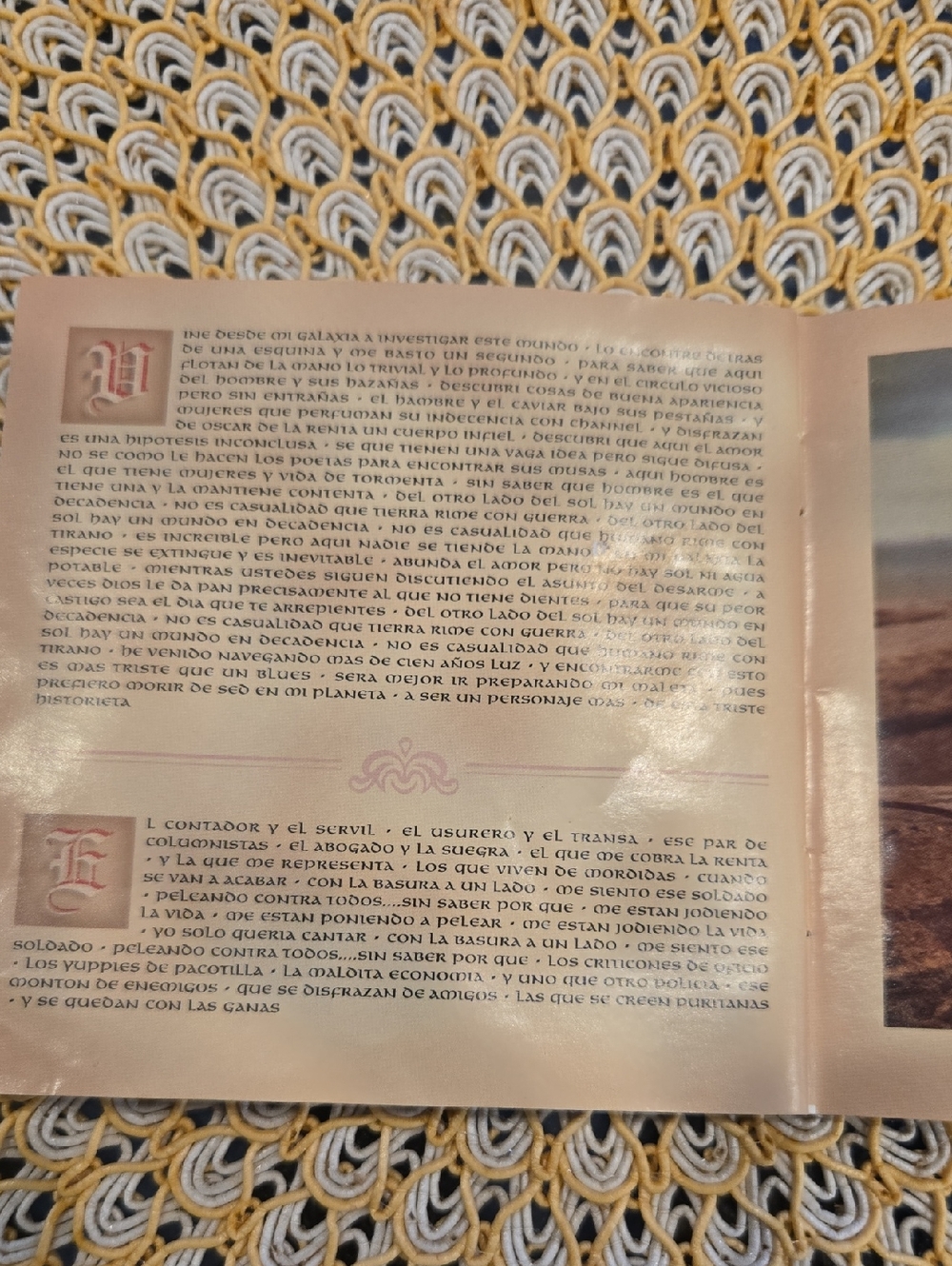 Sony White CD with Red & Blue Text - Ricardo Arjona 'Historias' - Picture 9 of 12